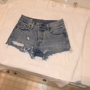 Levi’s 501 cutoff shorts in waveline